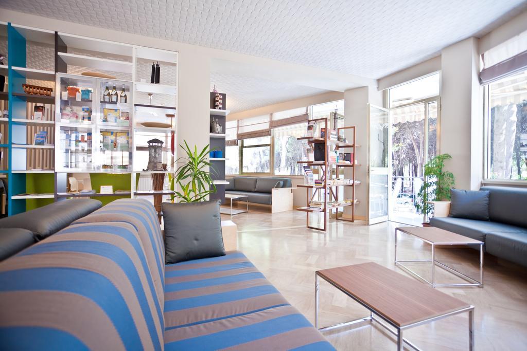 Hotel Antares แชร์เวีย ภายนอก รูปภาพ